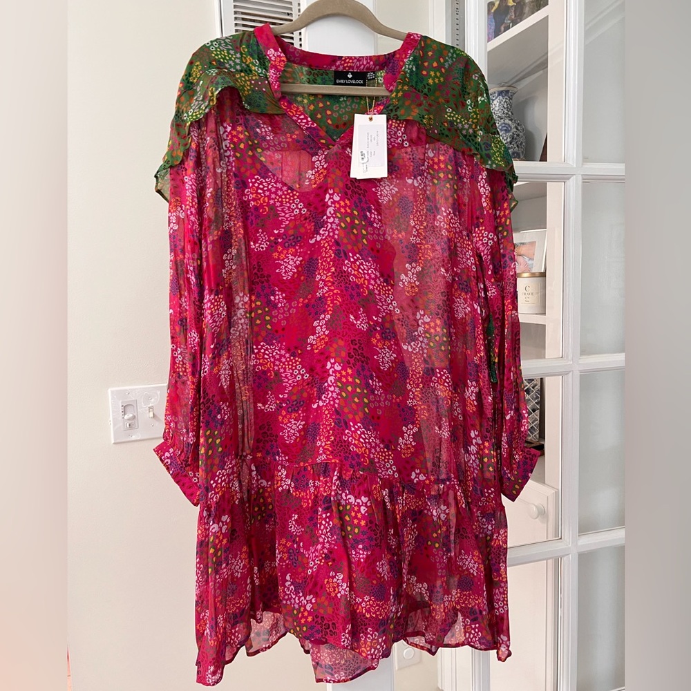 Emily Lovelock NWT size large